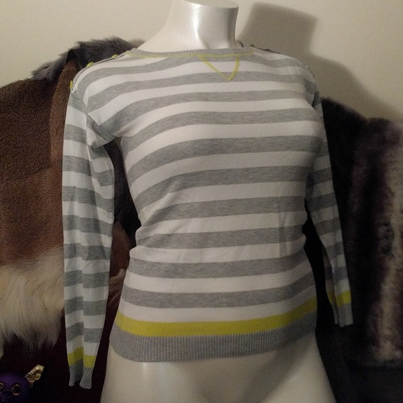 t/o sweaters Sweaters - t/o sweaters grey and yellow sweater